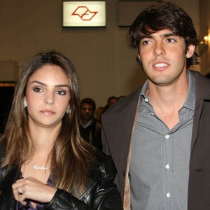 O jogador do Real Kaká e a mulher Caroline Celico não são mais seguidores da Igreja Renascer