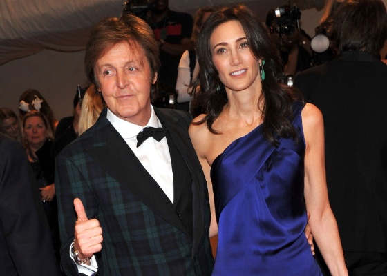 Paul McCartney e Nancy Shevell no baile de gala Alexander McQueen: Savage Beauty no MET em Nova York (2/5/2011)