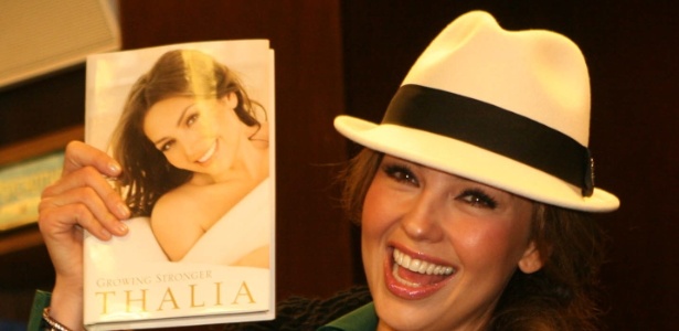 Thalia aposta na carreira de escritora e lança livro em Nova York (1/11/11)