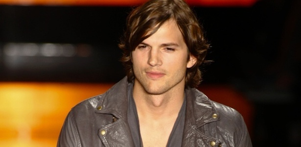 ashton kutcher 2011. Actor Ashton Kutcher attend