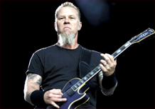 James Hetfield em show do Metallica na Suécia (12/07/2007)