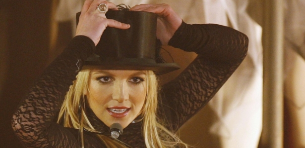 Britney Spears se apresenta em programa da TV norte-americana (02/12/2008)
