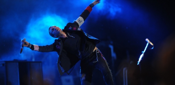 Chris Martin durante show do Coldplay na abertura da turnê latino-americana de Viva La Vida, em Buenos Aires (26/02/2010)