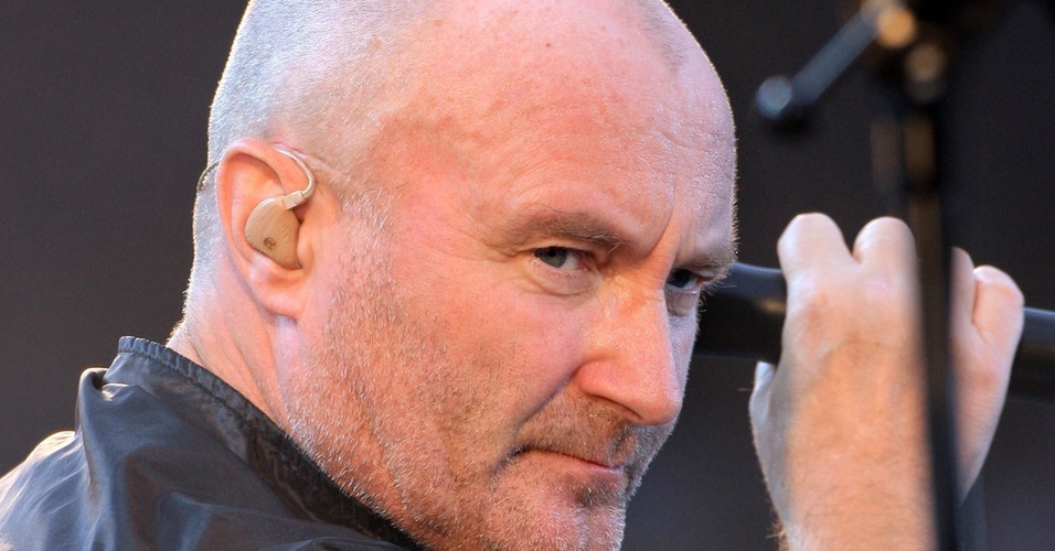 Phil Collins sai da aposentadoria e faz sua estreia solo com show