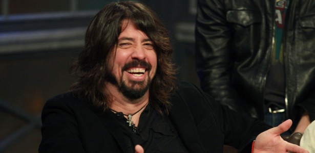 O vocalista do Foo Fighters, Dave Grohl, durante gravação do programa Hoppus On Music, em Nova York (12/04/2011)