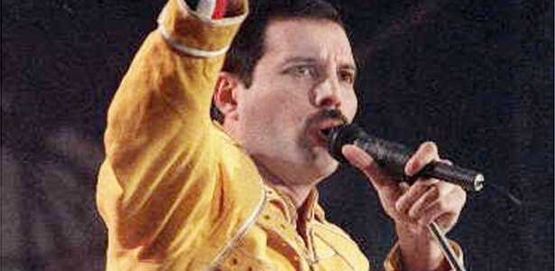 Freddy Mercury, vocalista do conjunto musical Queen, que morreu em 1991