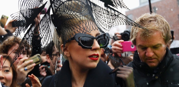 Lady Gaga na Universidade de Harvard para lançar a Born This Way Foundation (29/2/2012)