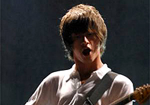 Alex Turner, cantor e guitarrista do Arctic Monkeys, no Rio de Janeiro (26/10/07)