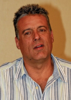 O diretor Fábio Barreto realiza tratamento com médicos norte-americanos após acidente de carro em 2009  - AgNews