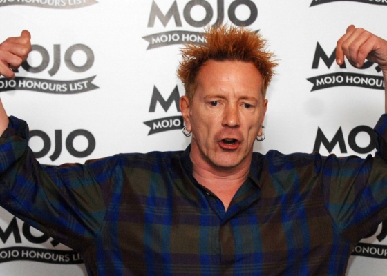 O músico Johnny Rotten, do Sex Pistols, posa para foto no The Mojo Honours List 2008 Award em Londres (16/6/2008)