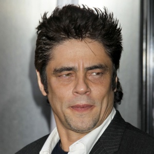 O ator Benicio Del Toro na première do filme "The Wolfman" em Los Angeles (9/2/2010) - Brainpix