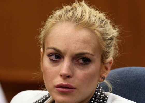 A atriz Lindsay Lohan durante audincia em tribunal de Beverly Hills (16/10/2009)
