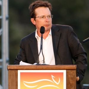 O ator Michael J.Fox em evento da Michael J. Fox Foundation For Parkinson's Research (30/5/2010)