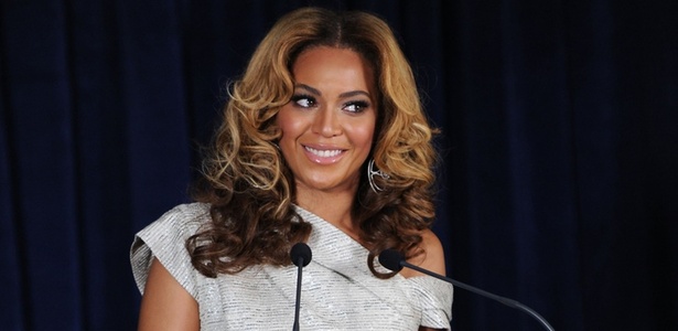 Beyoncé na inauguração do Beyoncé Cosmetology Center, em Nova York (05/03/2010) - Getty Images