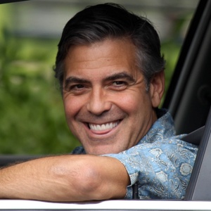 O ator George Clooney grava cenas de "The Descendants" no Havaí (12/3/2010) - Grosby Group