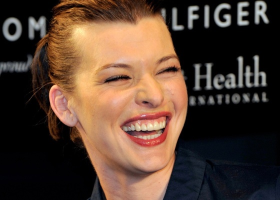 A atriz Milla Jovovich durante evento da Tommy Hilfiger em Madri (18/3/2010)
