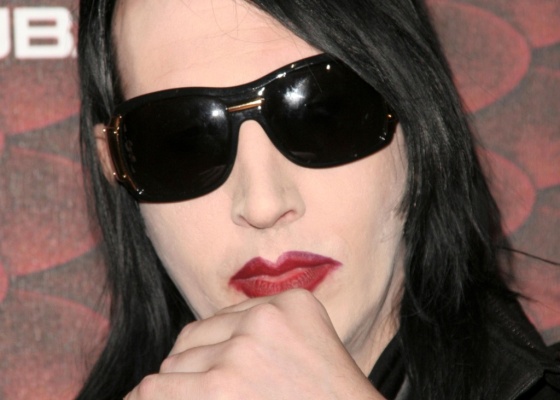 O cantor Marilyn Manson no tapete vermelho do Scream Awards em Los Angeles (18/10/2008)