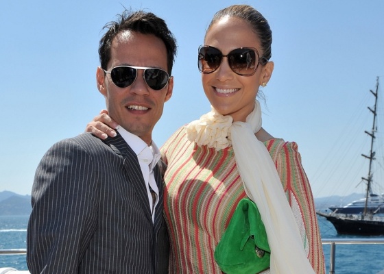 Marc Anthony e Jennifer Lopez participam de evento em um barco em Cannes (17/5/2010)