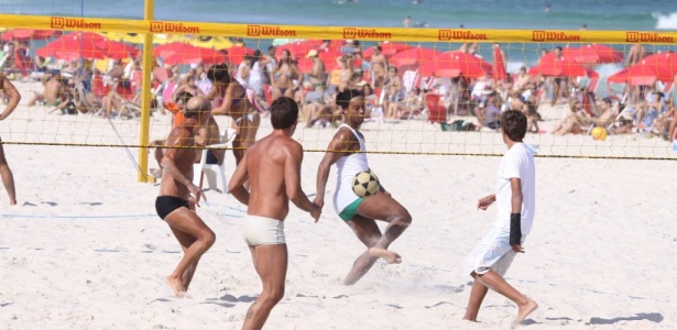 Ronaldinho Gaúcho quer ajudar futevôlei a se tornar modalidade olímpica - AgNews