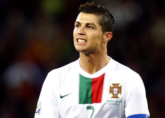 O jogador Cristiano Ronaldo durante o jogo Portugal x Espanha na Cidade do Cabo (29/6/2010)