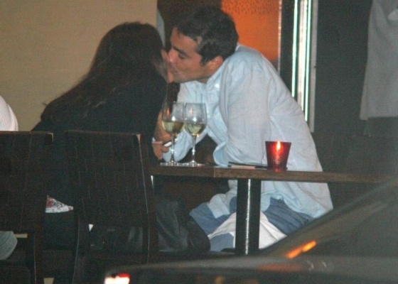 Francisca Pinto e Ricardo Pereira namoram no Sushi Leblon, na zona sul carioca (19/7/10)