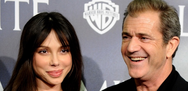 Mel Gibson e Oksana Grigorieva na première de "Edge of the Darkness" em Madri, na Espanha (1/2/2010)