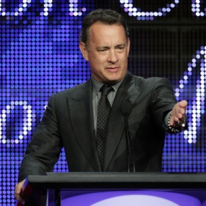 Tom Hanks recebe prêmio durante o 26º Television Critics Association Awards (31/7/2010)  - Getty Images