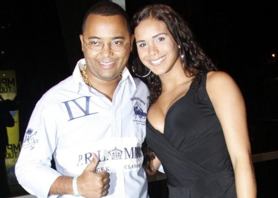 Dudu Nobre e a namorada, Priscila Grasso, no show de Diogo Nogueira, no Rio (23/7/10) 