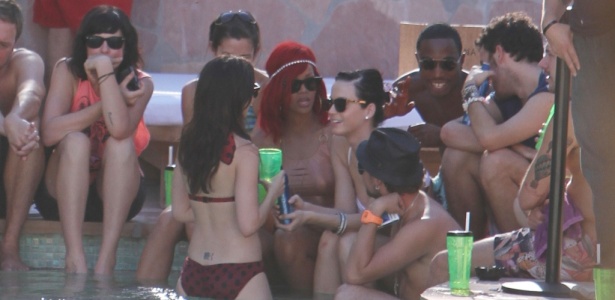 Rihanna e Katy Perry em festa de despedida de solteira de Katy em hotel de Las Vegas (18/9/2010)