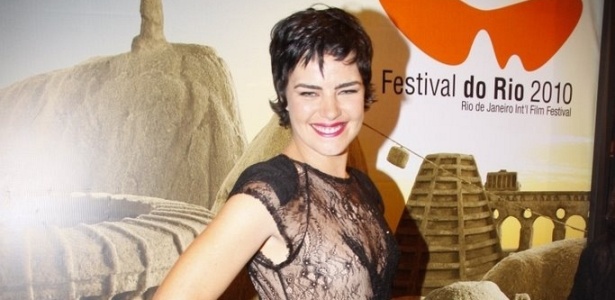 A atriz Ana Paula Arósio prestigia a pré-estreia do filme 