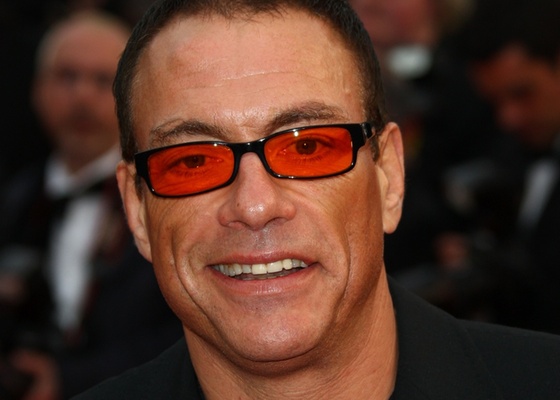 Jean-Claude Van Damme participa da première de "You Will Meet a Dark Stranger" em Cannes (15/5/2010)