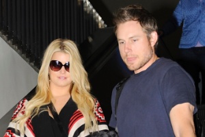 Jessica Simpson e Eric Johnson ficaram noivos em novembro de 2010 e já têm dois filhos