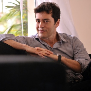 O autor Tiago Santiago  - Luiza Dantas / Carta Z Notícias