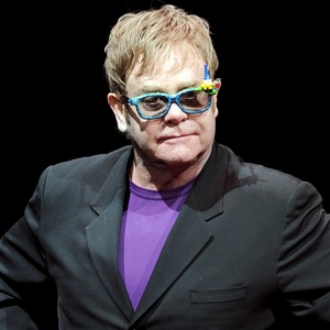 O músico Elton John se apresenta na première de "Gnomeo and Juliet" em Los Angeles (23/1/2011) - Kevin Winter/Getty Images