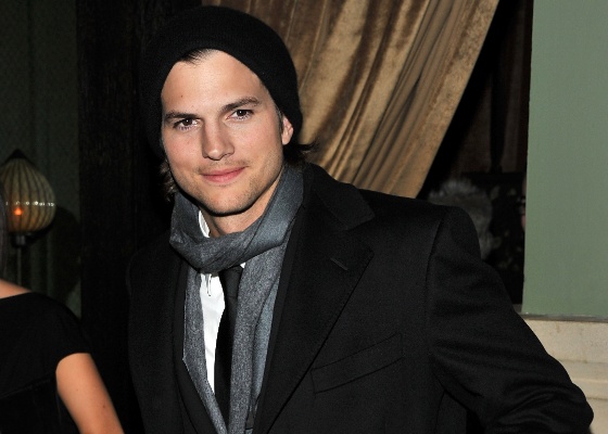 Ashton Kutcher em festa em Nova York (20/1/2011)