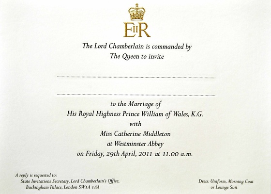 Convite de casamento do Príncipe William e Kate Middleton, tirada no Palácio de Buckingham, em Londres (21/2/2011). Os 2 mil convites trazem a insígnia da rainha Elizabeth estampada em ouro polido