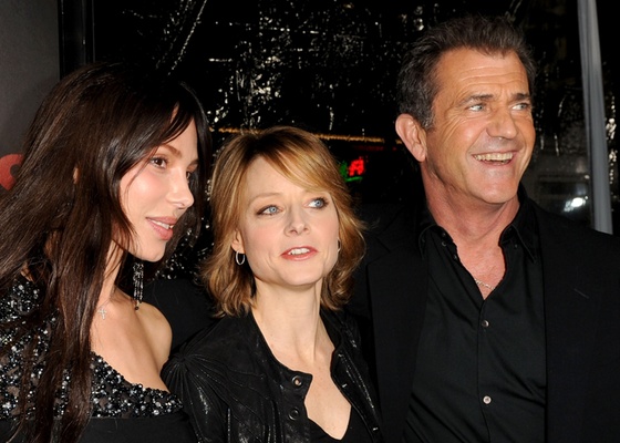 Oksana Grigorieva, Jodie Foster e Mel Gibson na première de "The Edge Of Darkness" em Los Angeles (26/1/2010)