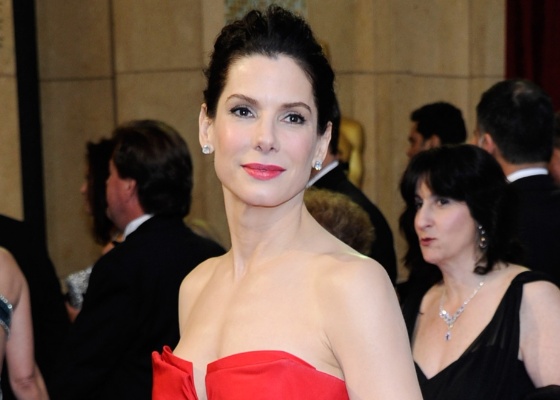 Sandra Bullock no tapete vermelho do Oscar 2011, em Los Angeles (27/2/2011)