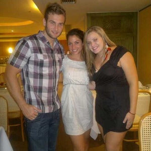 Wesley, Maria e Paulinha jantam juntos no Rio (4/4/11)