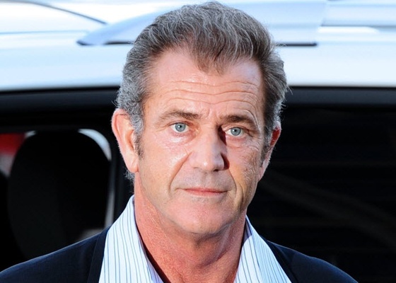 Mel Gibson chega a tribunal em Los Angeles (11/3/11)