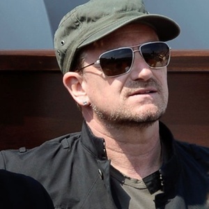 Bono assiste final do torneio de tênis de Monte Carlo, em Mônaco (17/4/11)