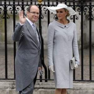 O príncipe Albert II de Mônaco e Charlene Wittstock chegam juntos para o Casamento Real (29/4/11)