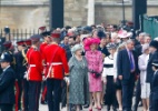 Polícia britânica prende 18 durante festas do casamento real - Reuters