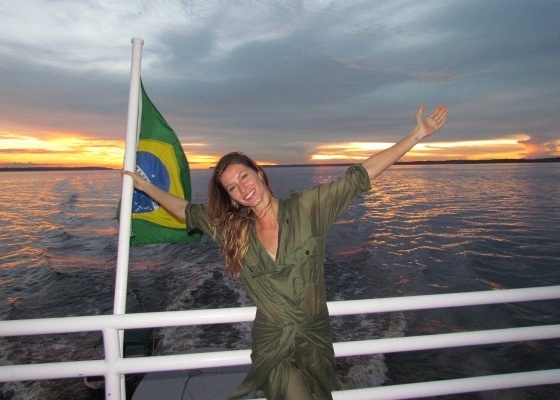 Gisele Bündchen visita a Amazônia e posta foto em seu blog oficial (19/5/11) 