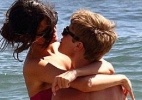 Justin Bieber e Selena Gomez namoram em praia do Havaí - Reprodução