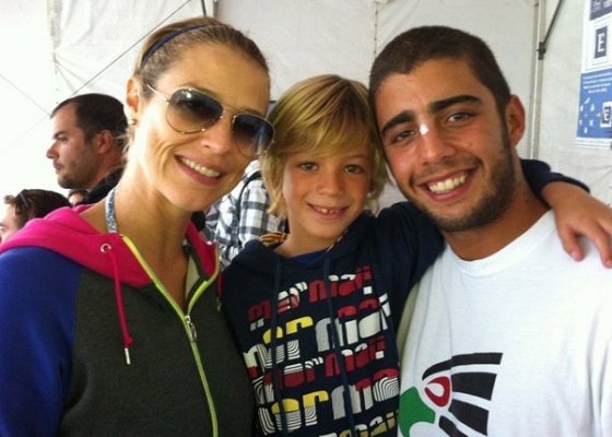 Luana Piovani, Danilo Muniz e Pedro Scooby (maio/2011)