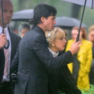 Lada Gaga e seu namorado Luc Carl, em foto de 2010