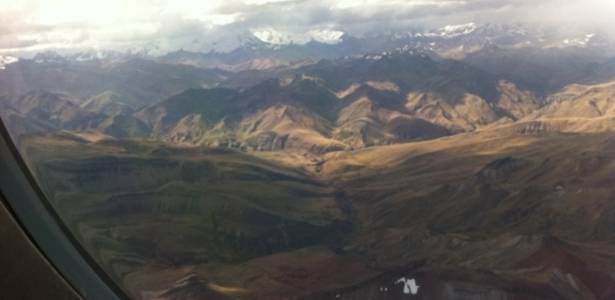 Jim Carrey posta foto da cordilheira dos Andes no Twitter durante vôo de volta do Brasil (29/6/11)