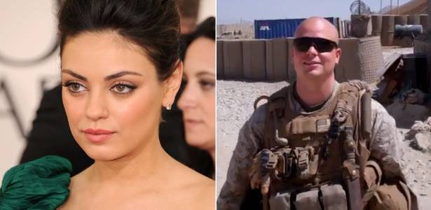Mila Kunis e o sargento Scott Moore, que fez um convite para a atriz na web (10/7/2011)