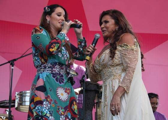 Fafá de Belém e sua filha, Mariana, fazem show no Parque do Ibirapuera, em São Paulo (8/5/2011)